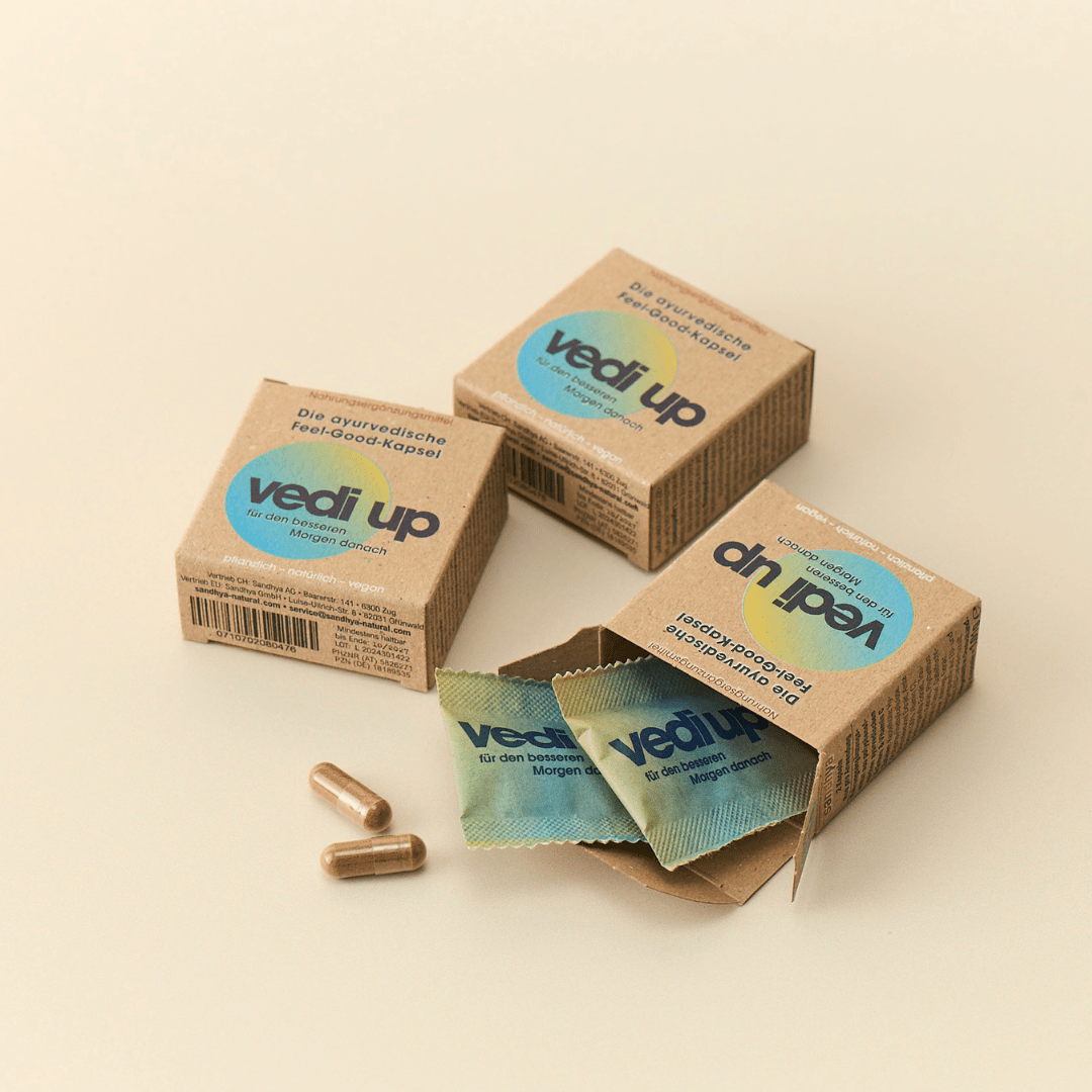 vedi up Feel-Good-Kapsel mehrere Verpackungen mit Sachet und Kapsel für den besseren Morgen danach Produktfoto sandhya